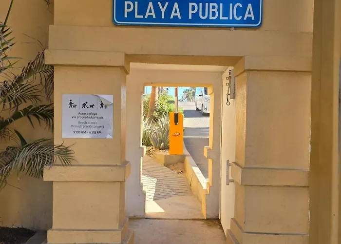 Bahia Del Tezal 103b Modern 1br Retreat With Rooftop Pool & Access Apartamento Cabo San Lucas